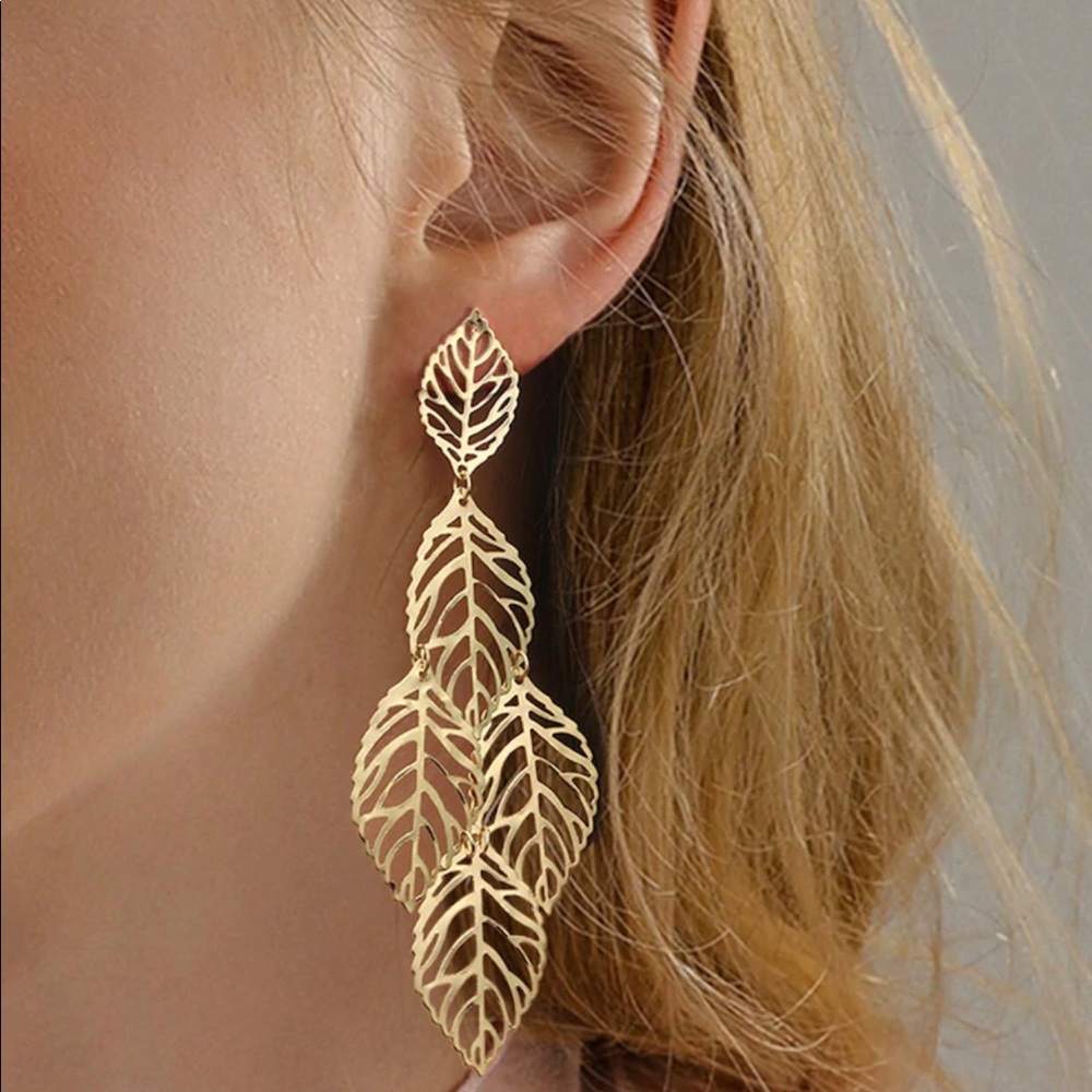 Lightweight Hollow Leaf Drop Earrings